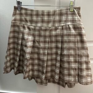 🩷3 for $20🩷Hollister Mini Skirt (Size Medium) In Colour Brown.
